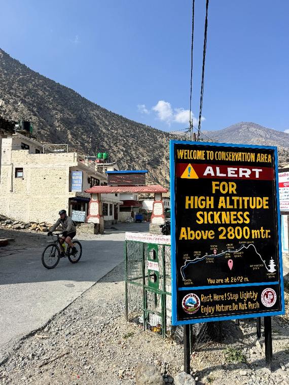 Onderweg door de Kali Gandaki vallei naar Marpha