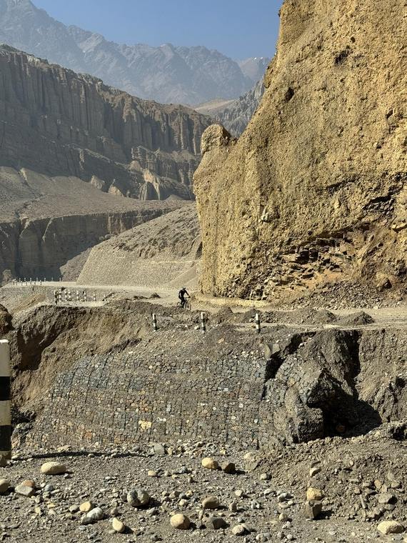 Onderweg door de vallei naar Jomsom